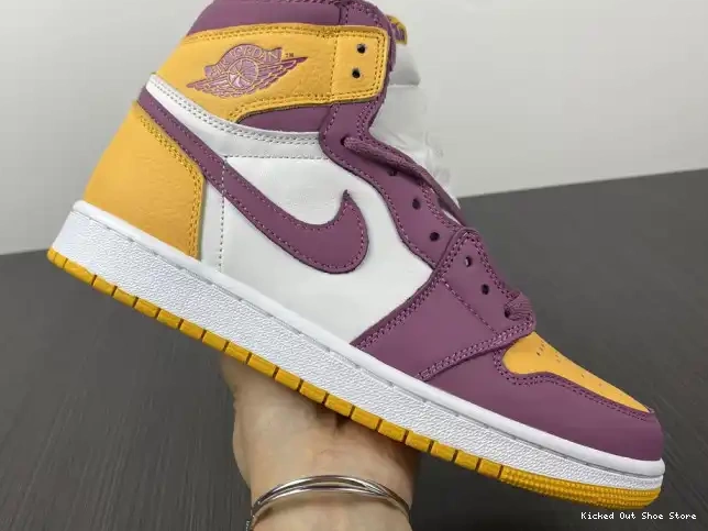 Kicked Out Shoe Store 555088-706 High 1 Brotherhood OG Air Jordan 0519